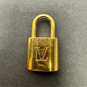 Louis Vuitton 302 Brass Lock  No Key